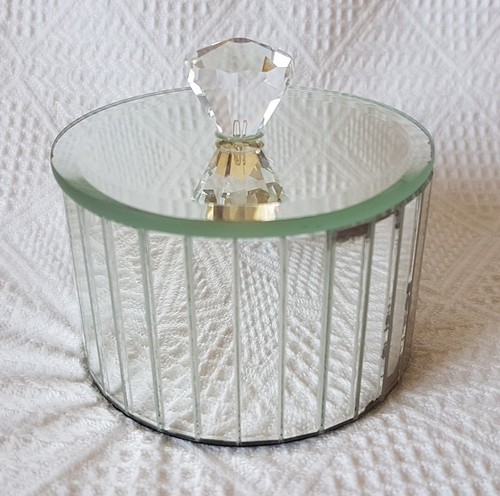 Mirrored jewellery box with - box,