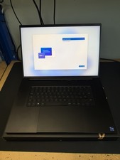 Razer Blade 18 2024 i9-14900HX RTX 4070 32GB RAM 1+2TB SSD 300Hz Gaming Laptop