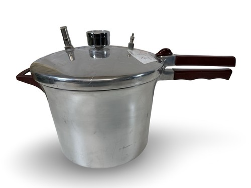 Dental laboratory polymerizer