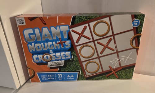 Giant noughts and - giant, game