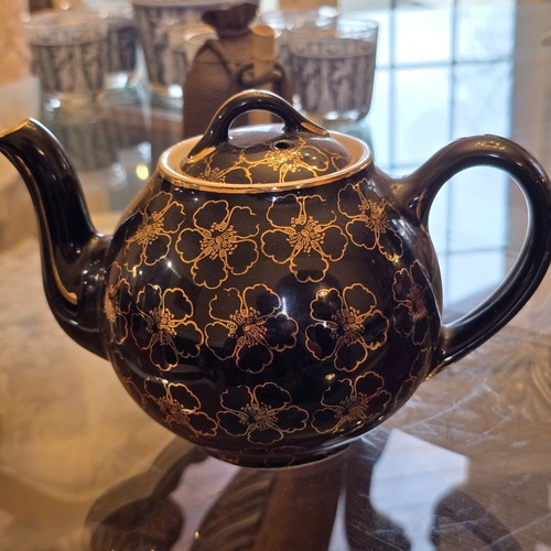 Black hall teapot vintage - hall,