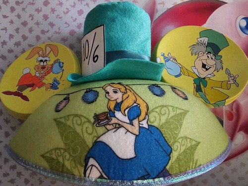 Disney parks alice - disney, in