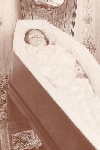 Antique post mortem child - post,