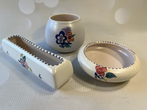 Poole pottery hand painted - hand,