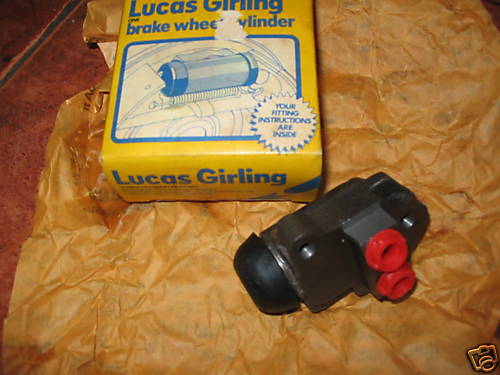 Front wheel brake cylinder - l/h,