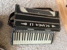 Vintage piano accordian