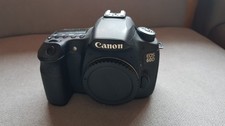 Canon EOS 60D 18MP Digital DSLR Camera Body with charger, battery + carry case