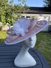 SNOXELL & GWYTHER HAT2 DUSKY PINK AND OFF WHITE ASCOT WEDDING HATINATOR HAT