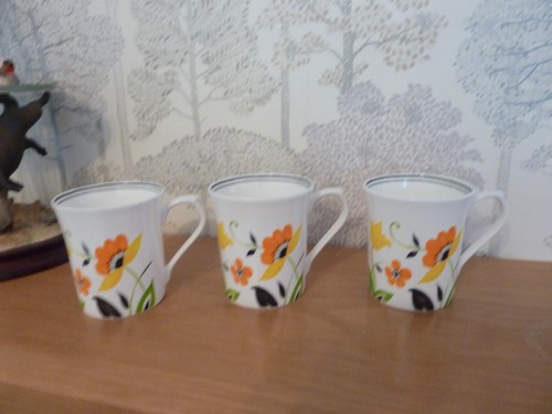 Queens fine bone china - x,