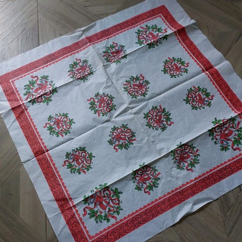 True vintage christmas table - true,
