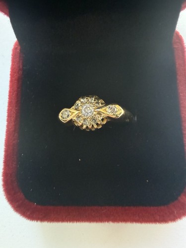 18ct gold diamond ring - 18ct,