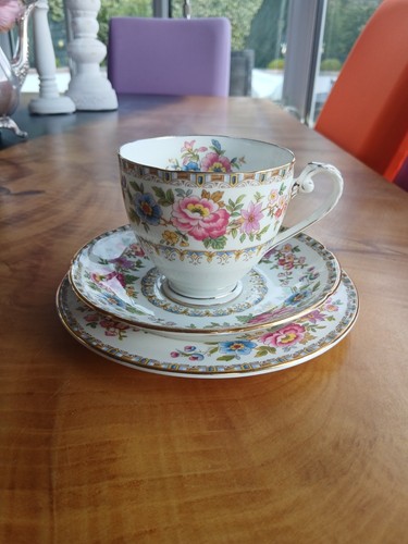 Tea cup saucer - tea, side