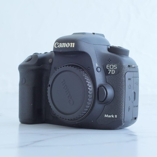 Canon eos mark digital - ii,
