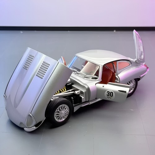 Jaguar type vintage - 1:24, e-type