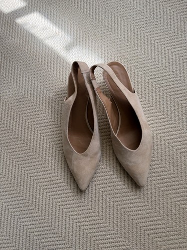 Taupe pointed suede - pointed,