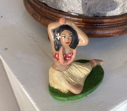 Small hand made - hula, girl
