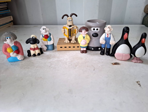 Wallace and gromit plastic - and,