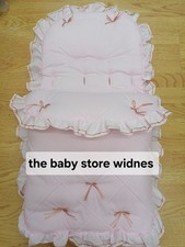 Babys  Cosytoes universal fit