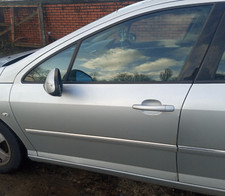 2010 PEUGEOT 407 - SW ESTATE - NSF FRONT PASSENGER SIDE BARE DOOR SILVER EZR