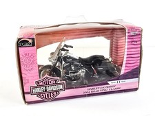 Harley Davidson 1/18 Scale Motorcycle 33161 - 2004 ROAD KING CLASSIC - NEW