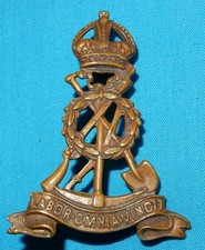 WW1 LABOUR CORPS REGIMENT BRASS MILITARY CAP BADGE - 2 LUGS GENUINE WORLD WAR I