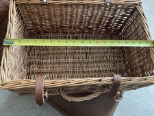 F&M hamper basket