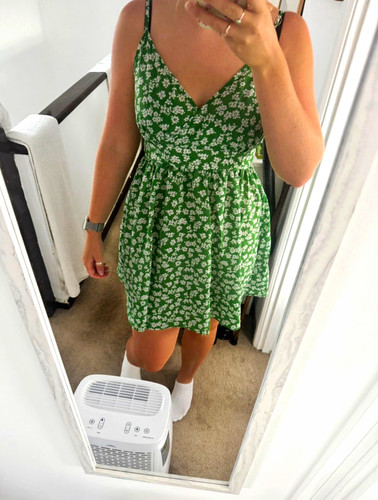 Green white floral v neck - green, v-neck