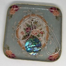 Abalone pendant and chain, 18
