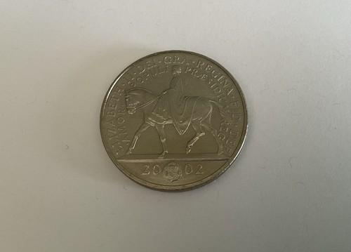 Royal mint 2002 coin - royal, £5