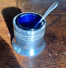 A Silver Plated Mustard Pot with Blue Glass Liner. Sheffield EPNS