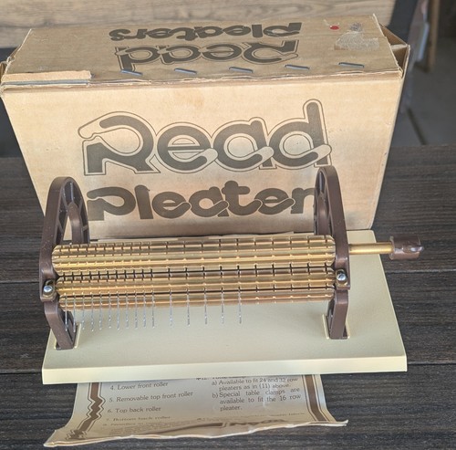 Vintage read smocking - read,