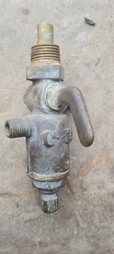 Fordson e27n fuel tap - /,