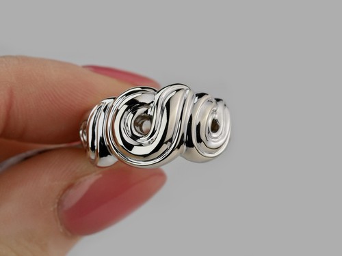French 18ct white gold swirl - white,