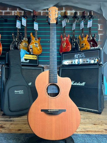 Sheeran lowden 03 natural - by,