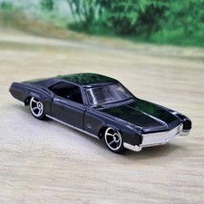 Hot Wheels '66 Buick Riviera
