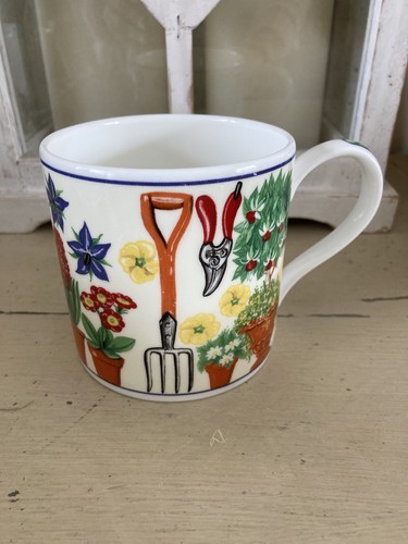 Wedgwood fuschia bone china - fuschia,