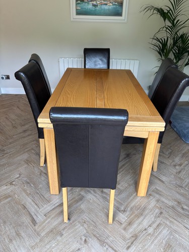 Oak extendable dining table - extendable,