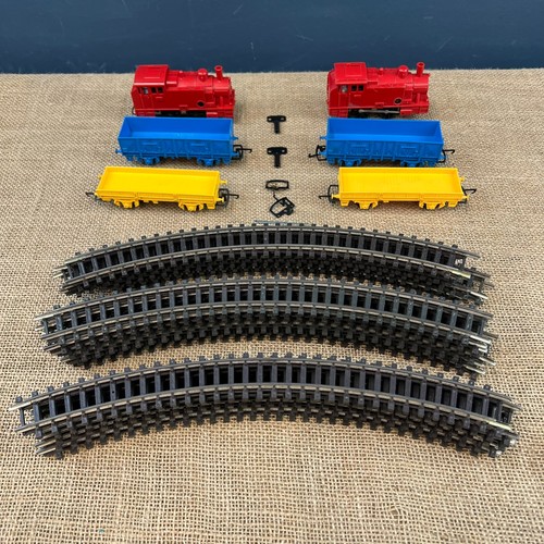 Vintage junior clockwork train - junior,