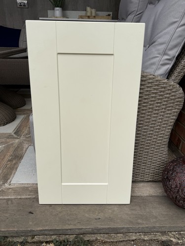 Cream shaker kitchen door - cream,