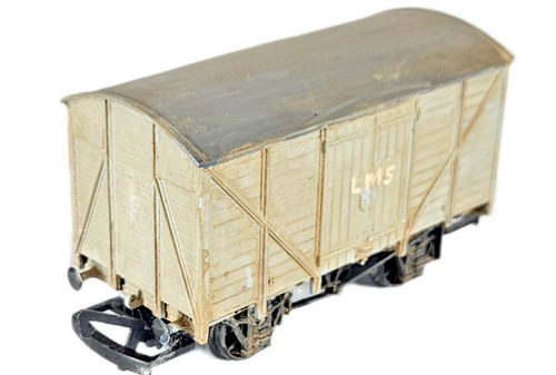 Hornby closed van livery - van,