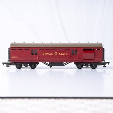 Triang R23 Operating Mail Coach 00 Guage