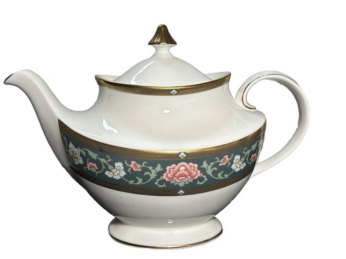 Royal doulton tudor - tudor, court