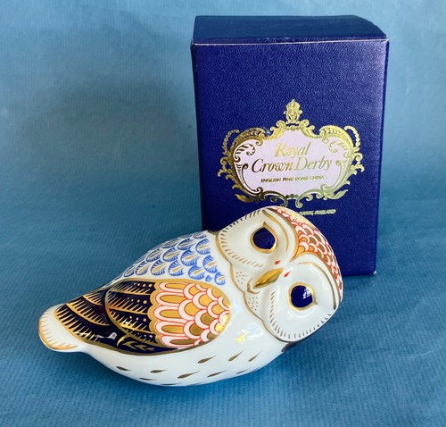 Royal crown derby - crown, paperweight