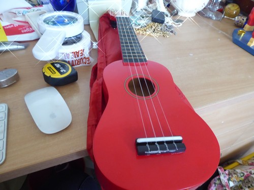 Wooden mahalo ukulele - mahalo,