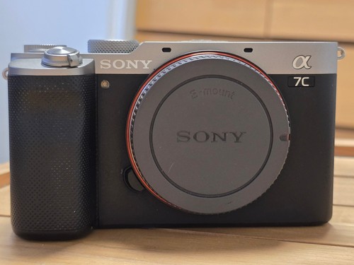 Sony a7c 24mp digital - sony,