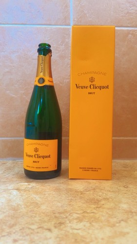 Empty brut veuve clicquot - empty,