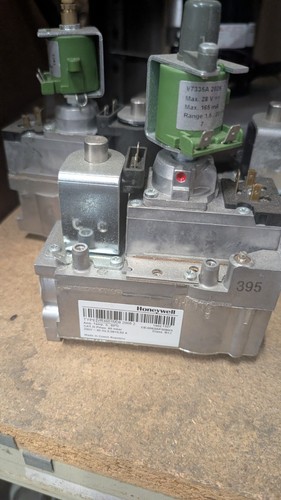 Resideo gas valve - valve, b