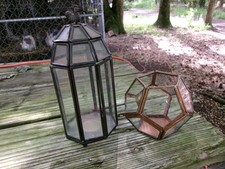 2 Small Tabletop Display