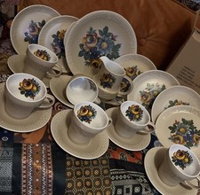 20 Vintage Royal Tudor Ware INCA Pattern Design KITSCH Porcelain Tea Set 1970s