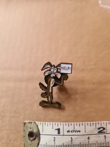 Wile coyote metal enamel - wile,